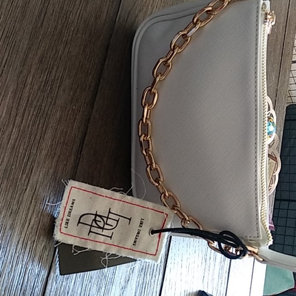 Like Dreams White pouch handbag with Gold chain accent - Picture 3 of 7